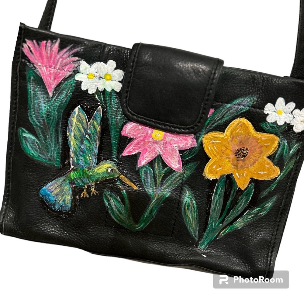 VINTAGE FOSSIL BLACK LEATHER UPCYCLED PAINTED BAG - Picture 1 of 14